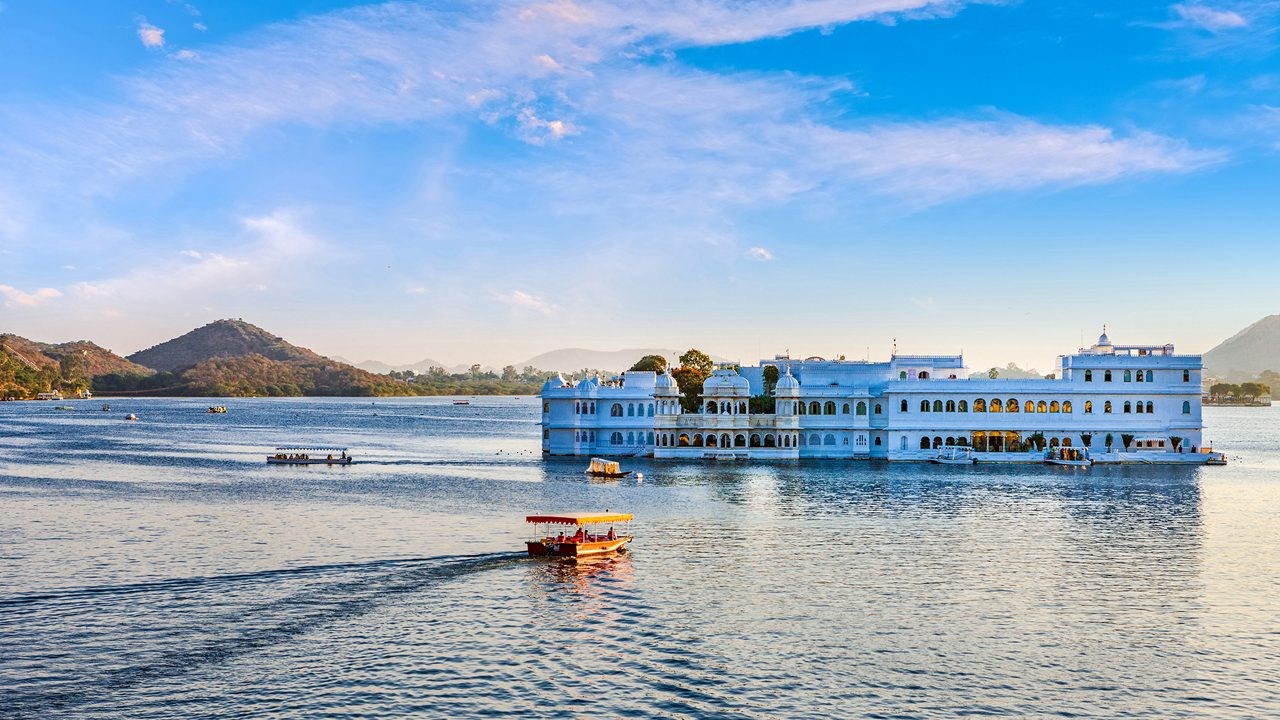 Taxi Service in Udaipur
