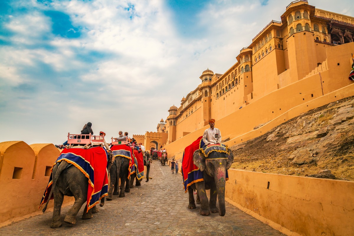 Outstation Taxi Service in Jaipur